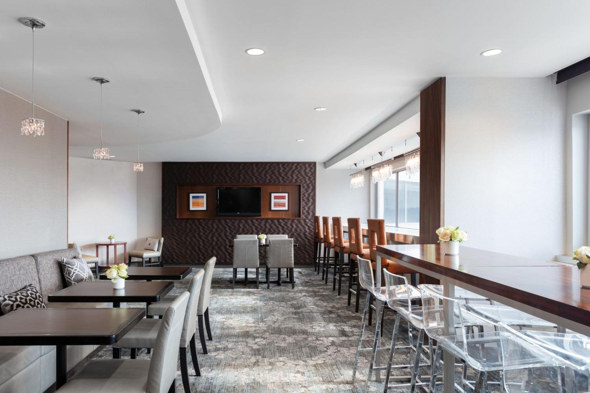 Delta Hotels By Marriott Woodbridge Iselin Exterior foto