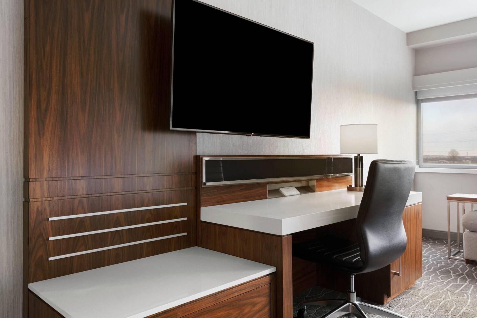 Delta Hotels By Marriott Woodbridge Iselin Exterior foto